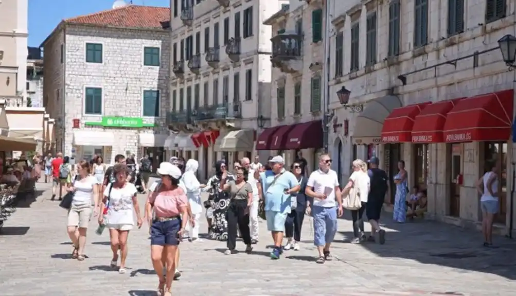 MONSTAT: Više od 300 hiljada noćenja, dominiraju stranci