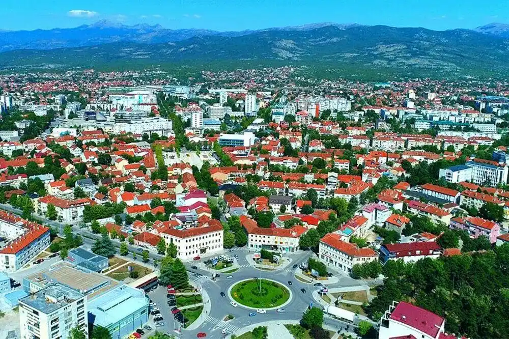 „Crvena ruža slobode“ povodom Dana državnosti