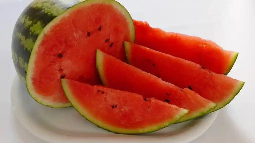 NE BACAJTE koru od lubenice – Ovako je možete iskoristiti