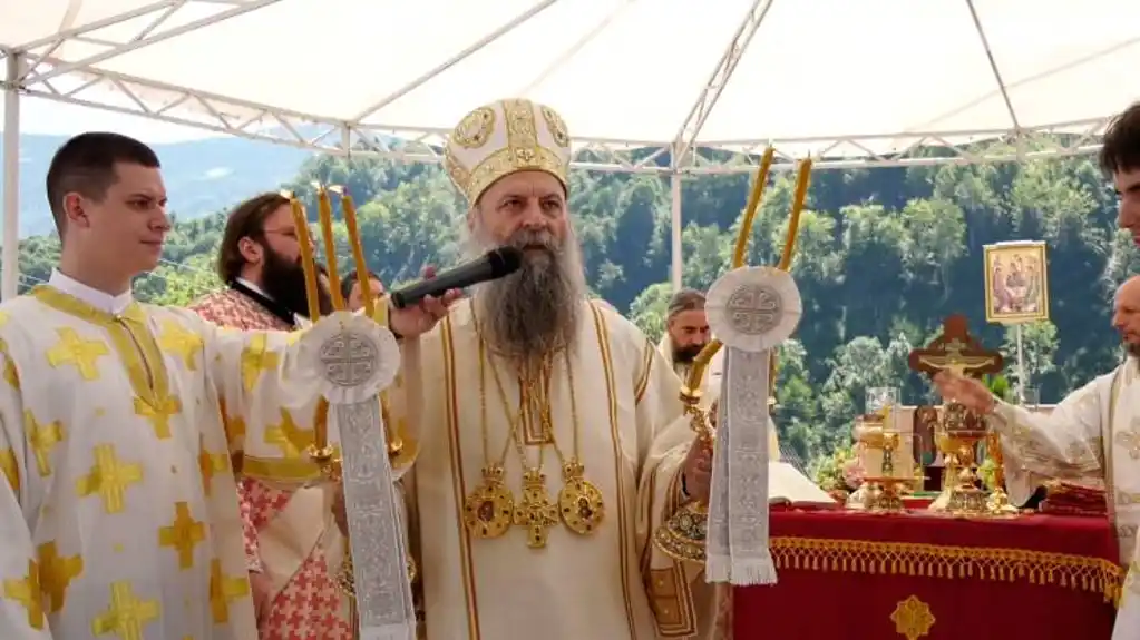 Patrijarh Porfirije služio liturgiju u čast stradalih Srba u Velic