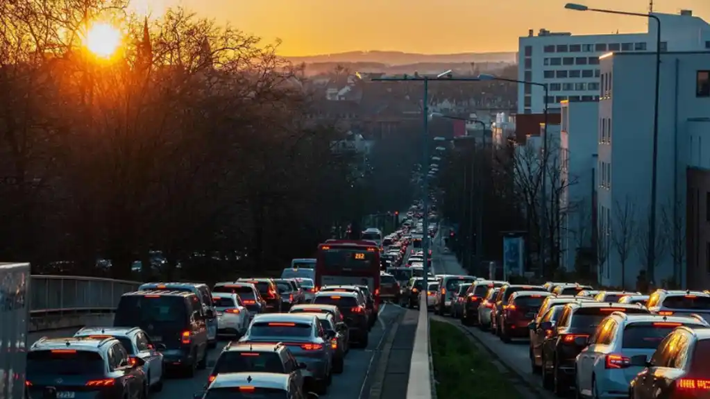 „Bahato ponašanje vozača i nepoštovanje propisa najveći problemi saobraćaja, pojačati represivne mjere“