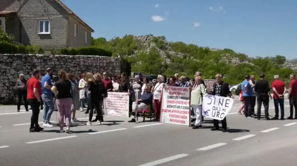 Bivši radnici Košute i danas blokiraju saobraćaj