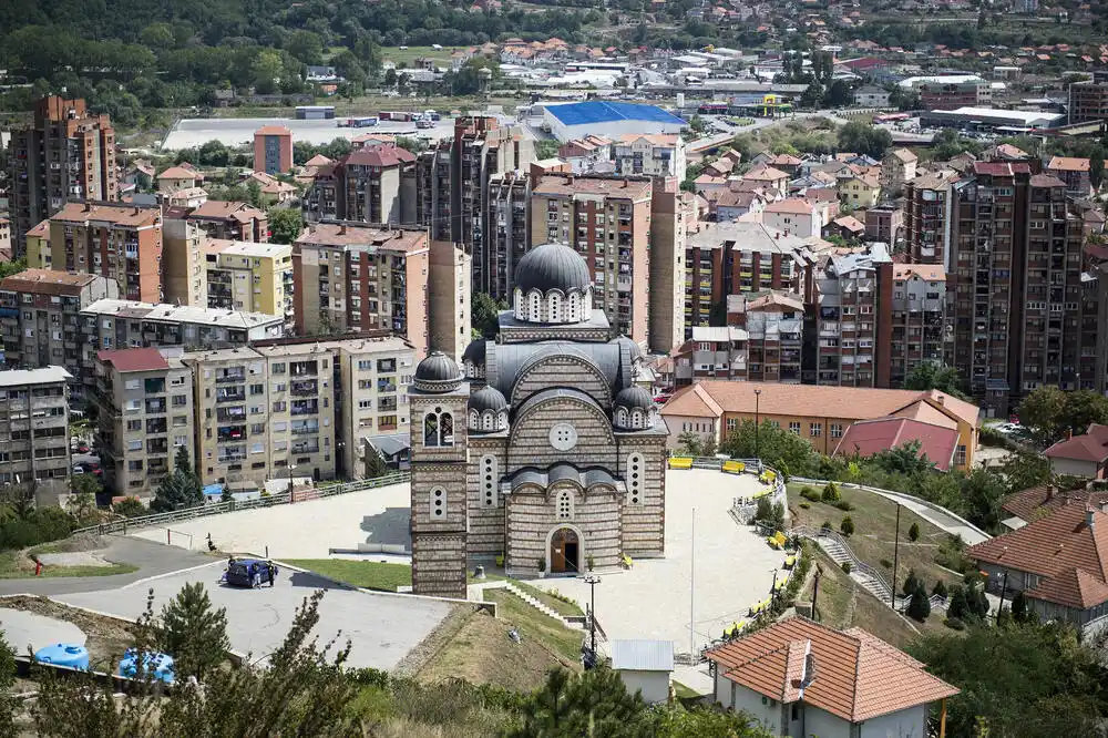 I njemački i francuski ambasador na Kosovu osuđuju zatvaranje paralelnih srpskih institucija