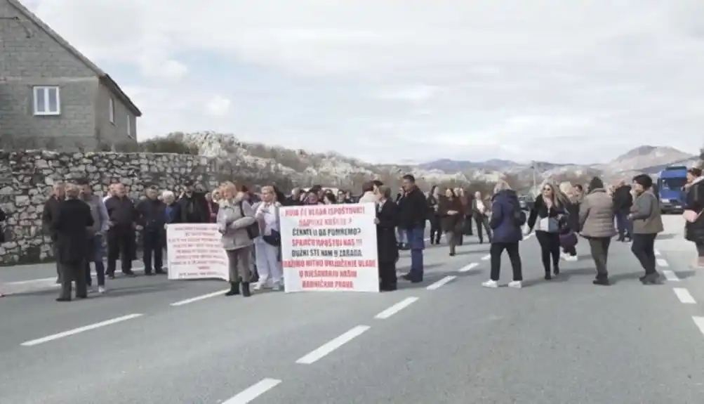 U 11 sati bivši radnici Košute ponovo blokiraju put Cetinje – Podgorica