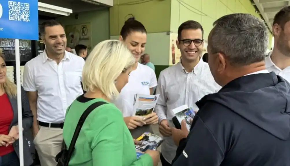 Ilija Mugoša s građanima na Velikoj pijaci