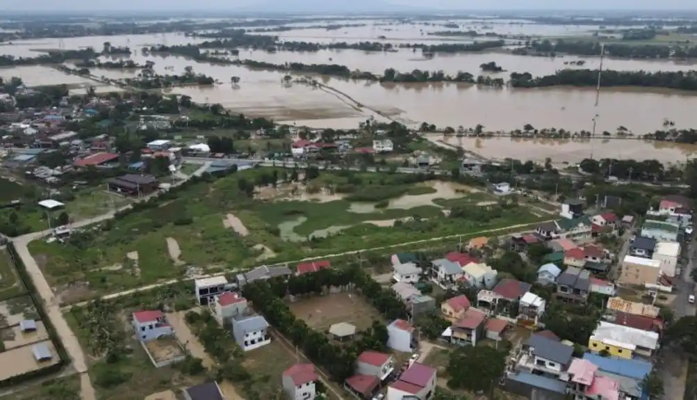 Snažna oluja i poplave pogodili sjever Filipina