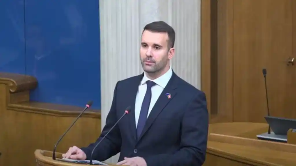 Spajić: Ne podržavam micanje crnogorske zastave sa bilo kog mjesta, bez širokog konsenzusa nema mijenjanja Ustava CG