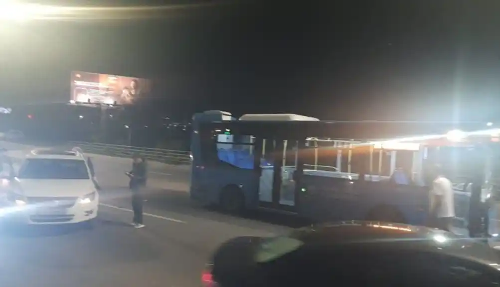 Sudar autobusa i putničkog vozila u Gornjoj Gorici