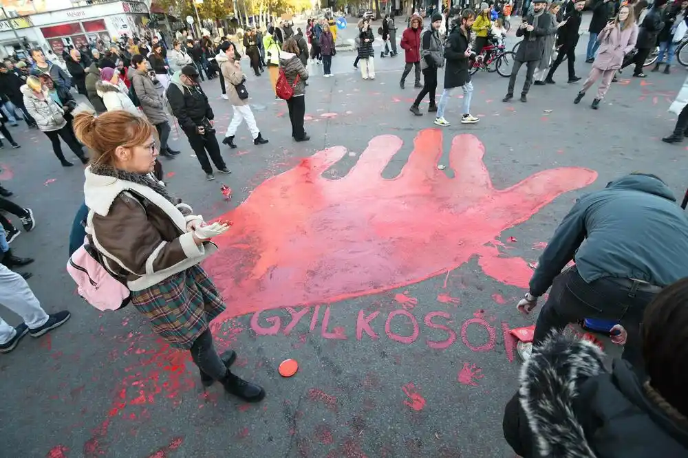 Demonstracije u Novom Sadu: „Ako naprednjaci operu farbu sa ulica, krv će im ostati na rukama“