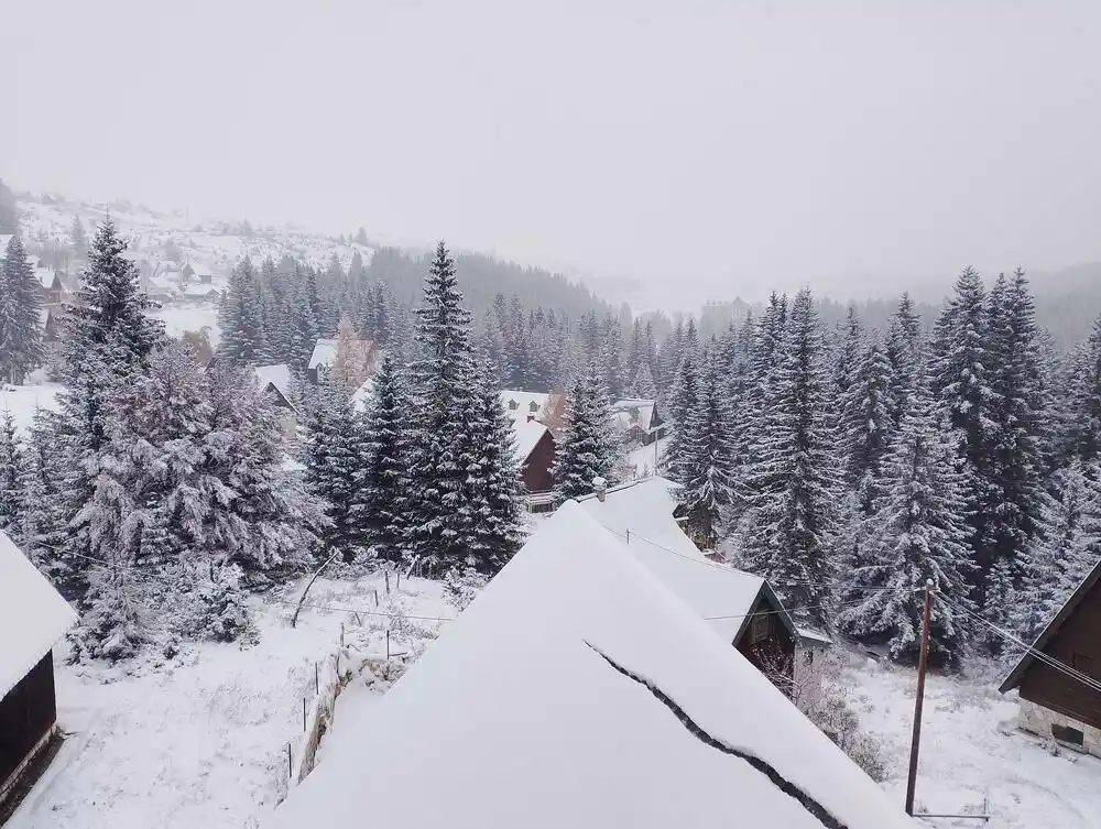 Na Žabljaku i u Kolašinu pao snijeg