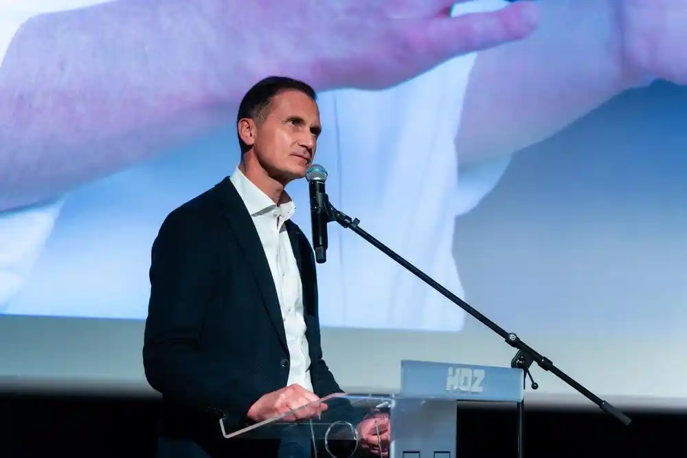 Kandidat HDZ-a za predsjednika: Zakočiću put Srbije ka EU ako se ne otvore arhive o masovnim grobnicama