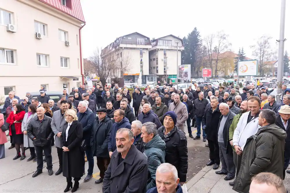 Mandić otkrio bistu Marka Miljanova u Beranama: Najveća figura srpstva