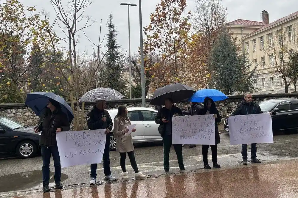 Tražiće smjenu direktorice Medicinske škole, ako profesoricu ne vrate na posao