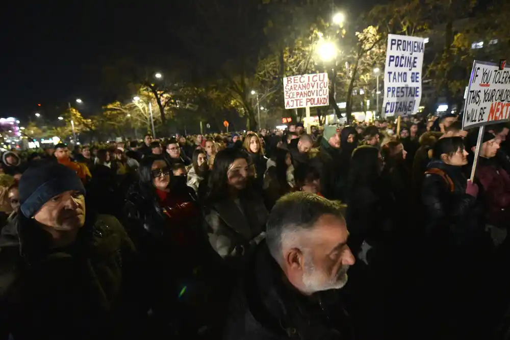 Arhiva javnih skupova: Na protestu u Podgorici učestvovalo oko 5.000 građana