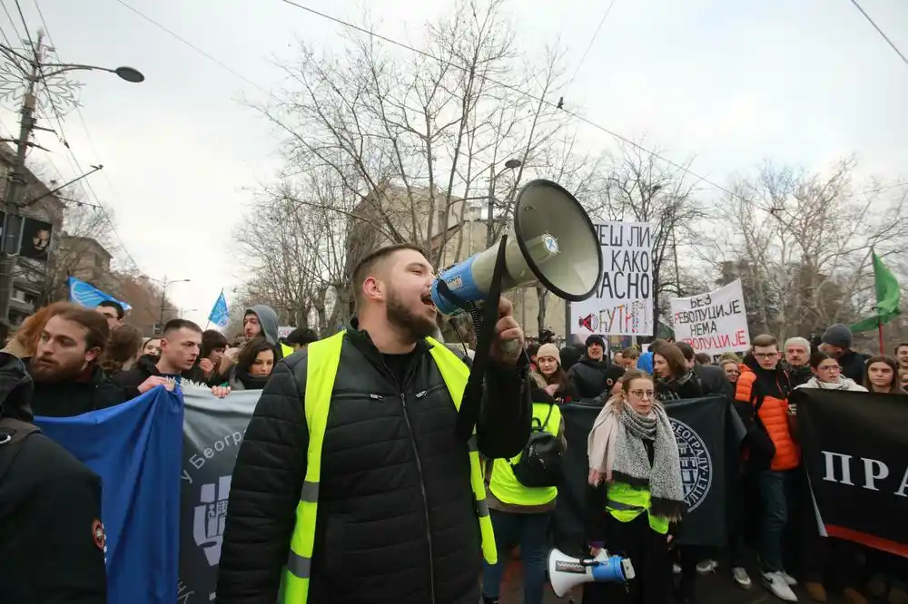 EU o gaženju studentkinje u Beogradu: Veoma smo zabrinuti, pravo na okupljanje mora biti štićeno