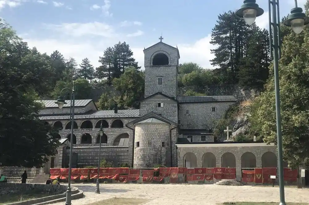 Neće biti javnog okupljanja na Badnje veče pred Cetinjskim manastirom