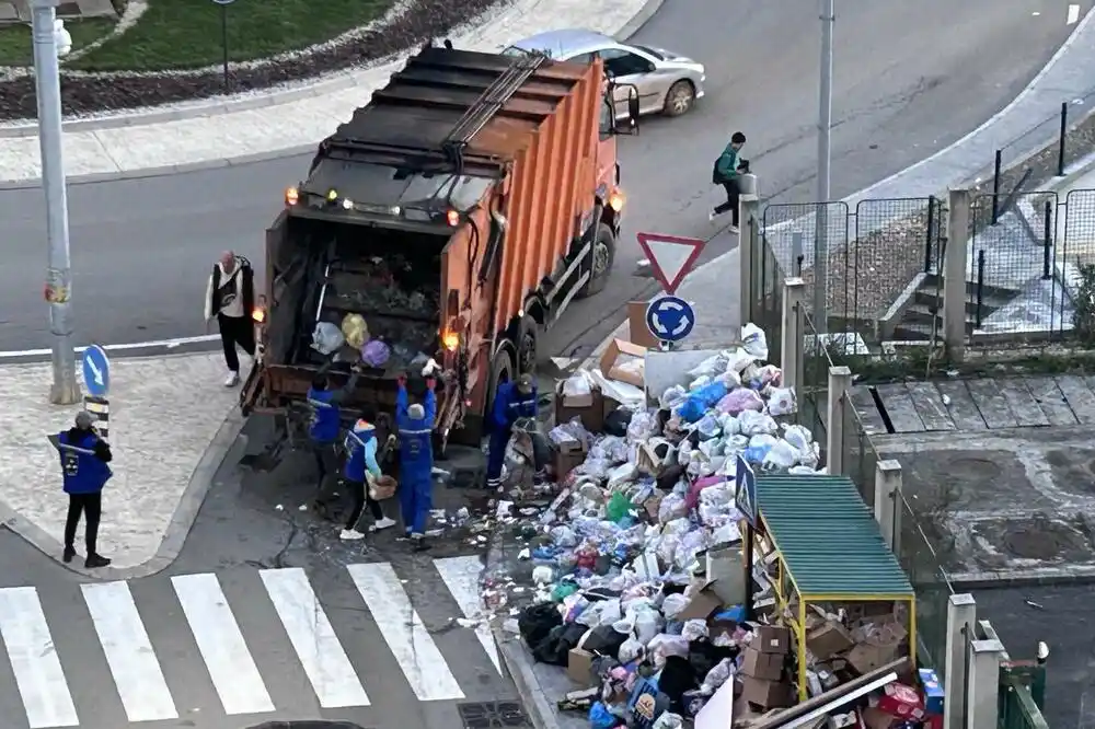 Počelo čišćenje Budve od smeća