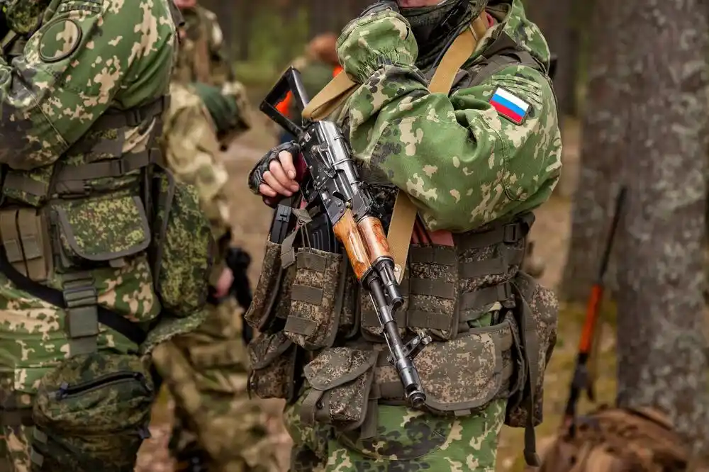 Ruska vojska kaže da je zauzela dva lokaliteta, Ukrajina da su tri osobe ranjene u napadima bespilotnim letjelicama