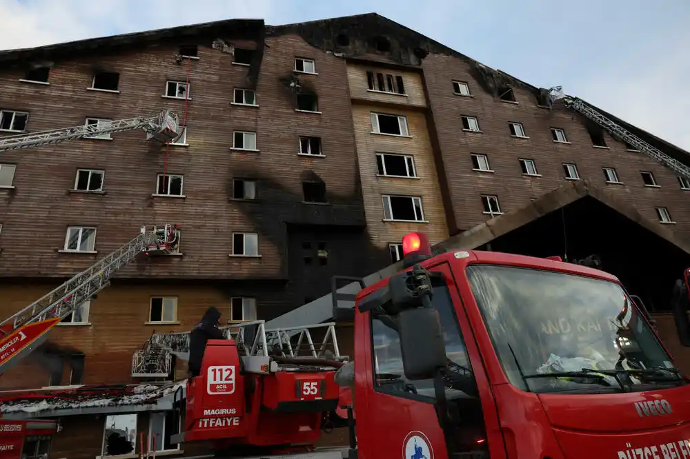 Turska: Uhapšeno devet osoba zbog požara u hotelu u kome je stradalo 76 osoba