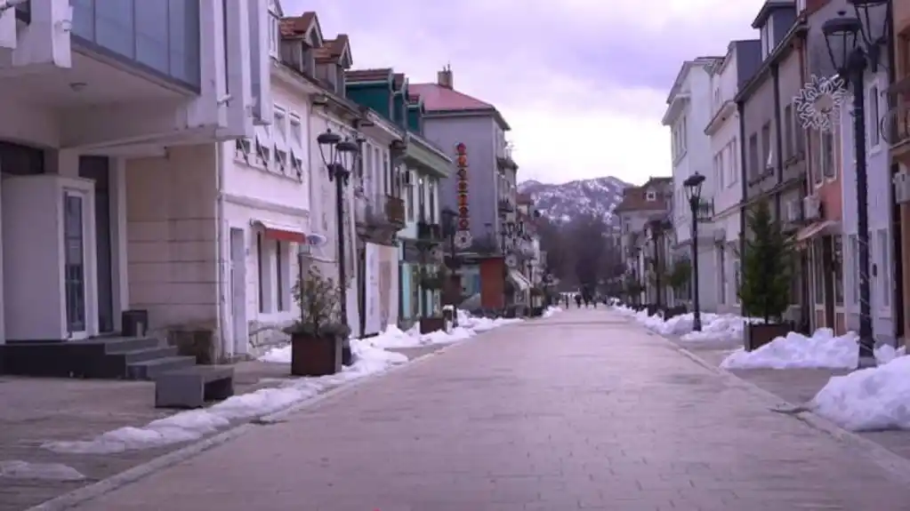 U nedjelju građanski protesti na CETINJU i u PODGORICI