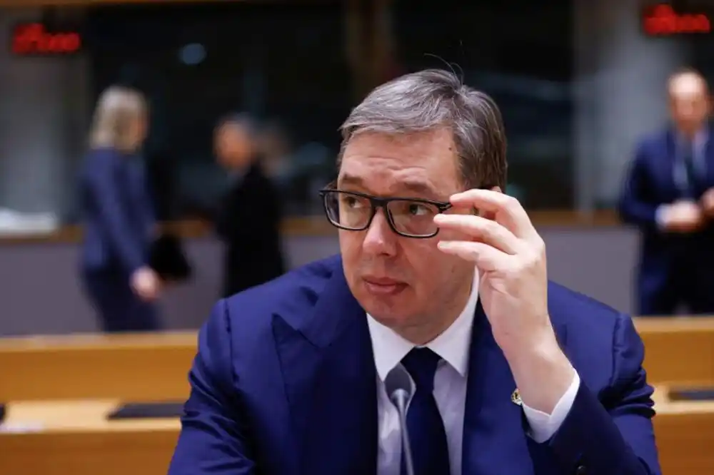 Vučić zatražio savjetodavni referendum o njegovoj smjeni