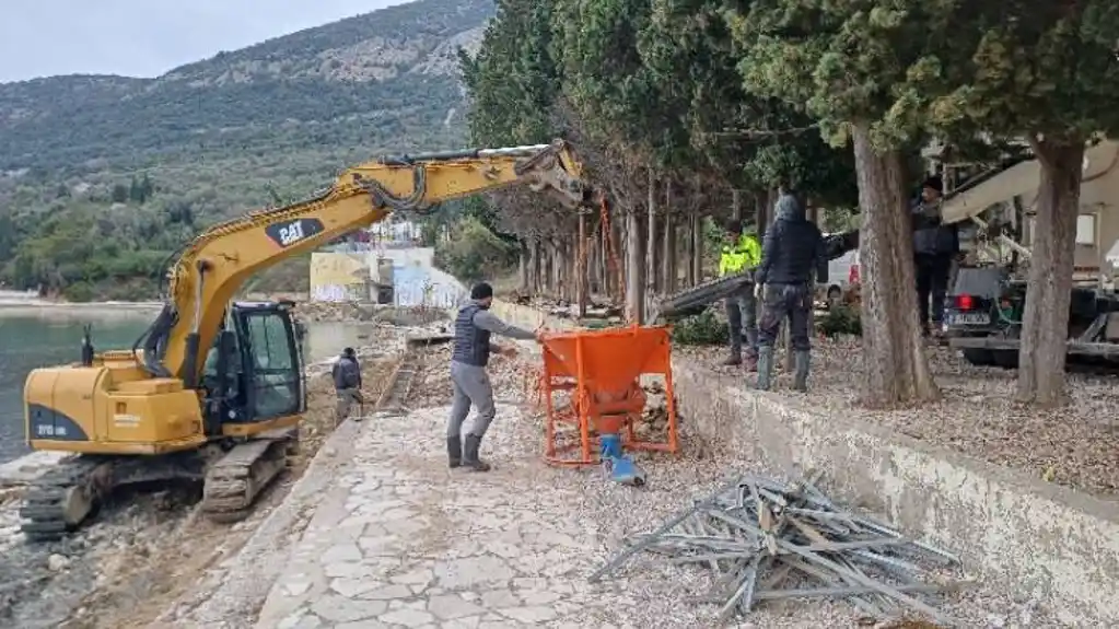 JP Morsko dobro: U toku SANACIJA  oštećenog dijela betonske staze na plaži Valdanos