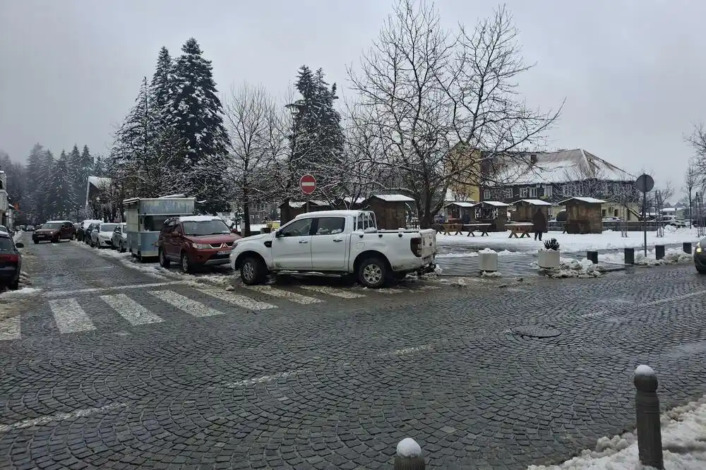 Saobraćajni haos u Kolašinu usred sezone