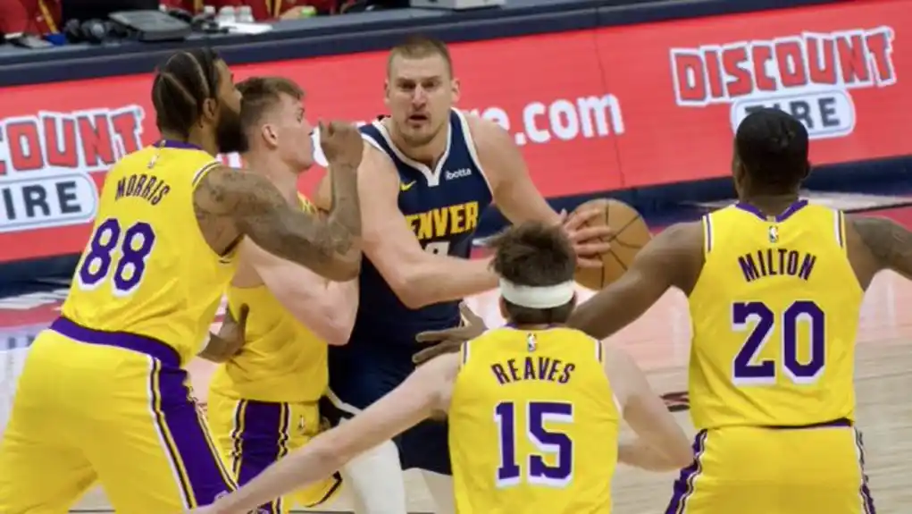 Jokić vodio Denver do pobjede nad Lejkersima