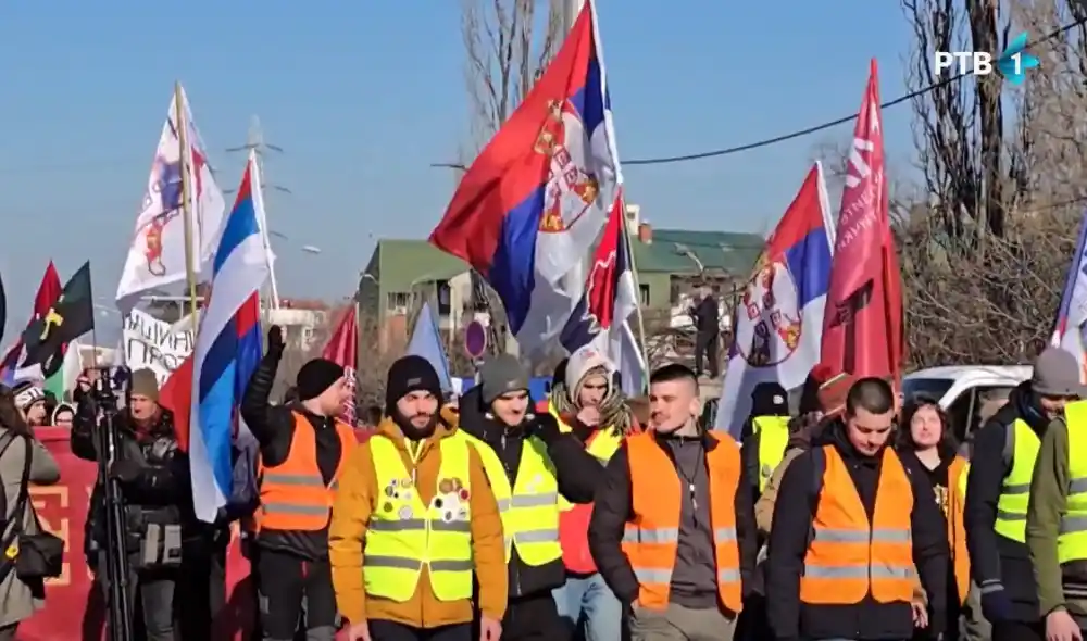 „Otkud znate da ovo nije obojena revolucija? Ja znam za slučaj gdje su se parama iz Albanije plaćali napadi na Vučića i podrška studentima“