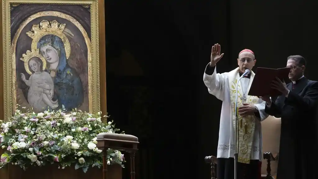 Papa Franjo se suočava sa novim zdravstvenim problemima nakon dvostruke upale pluća