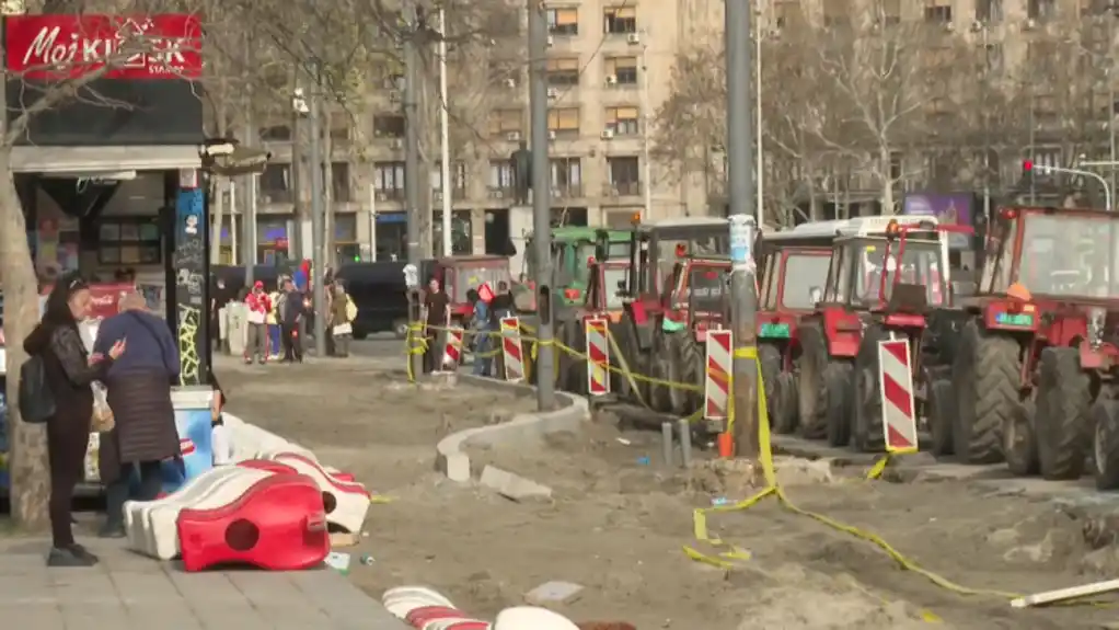 Poljoprivrednici iz Mačve podržavaju studente u Beogradu, protestujući traktorima