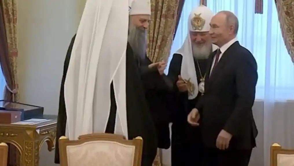Putin sa patrijarhom Porfirijem: Očekujem predsjednika Vučića 9. maja u Moskvi