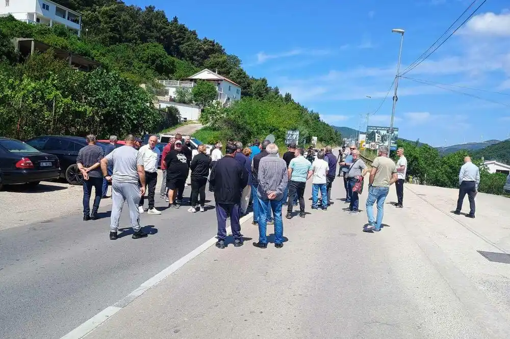 Bivši radnici Solane blokirali saobraćaj ka Baru
