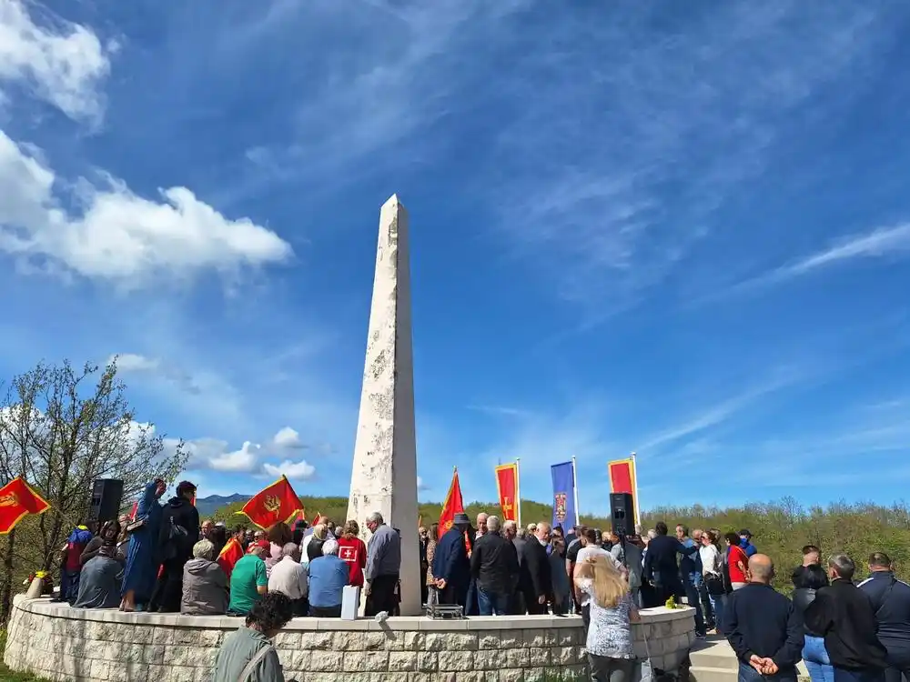 Centralna proslava Saveza udruženja boraca NOR- a i antifašista povodom 9. maja održana na platou spomenika na Grahovcu