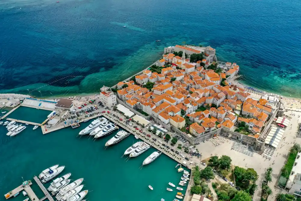 Deloik poručio Jovanoviću: Mnogi su polomili zube na Starom gradu Budva, pa ćeš i ti