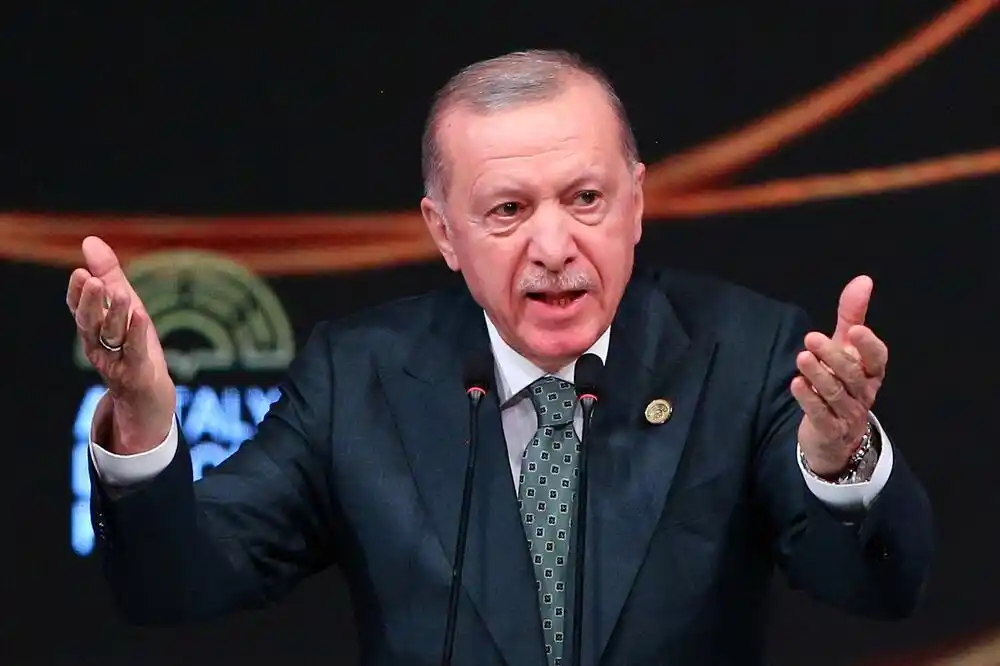 Erdogan imenovao tim za izradu novog ustava, kritičari strahuju da želi produžiti vladavinu