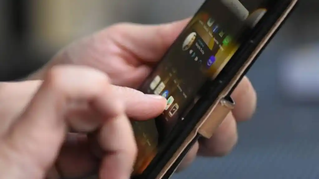 Evo kako da lako PREBACITE podatke sa  STAROG na NOVI telefon