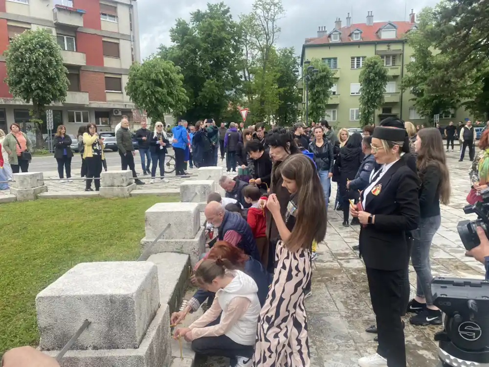 Građani odali počast žrtvama dva masovna ubistva na Cetinju