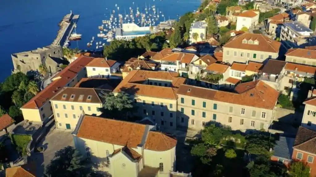 Herceg Novi: Uhapšen turski državljanin, osumnjičen da je sunarodnika ranio nožem