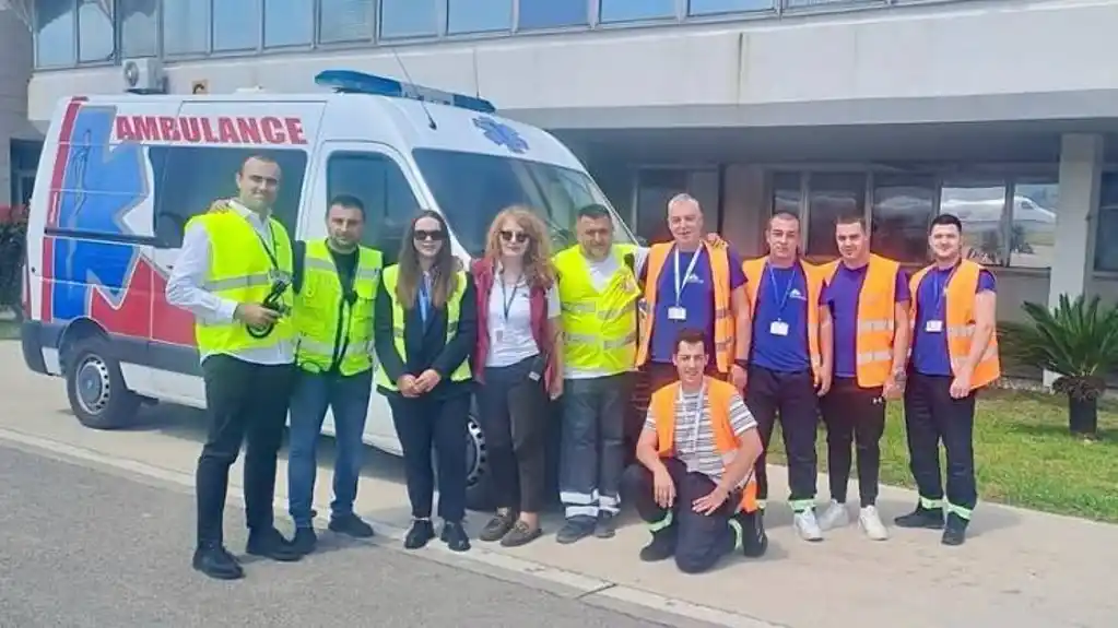 HITNA intervencija u avionu ka Tivtu: Putniku pozlilo, ljekari reagovali na vrijeme