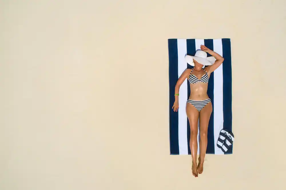 Kako pripremiti kožu za sunčanje: Savjeti dermatologa za zdrav bronzani ten