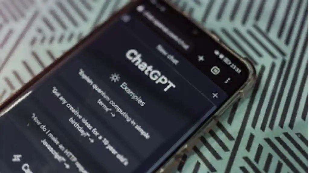 Koristite ChatGPT? Ovih sedam stvari mu nemojte NIKAD OTKRITI