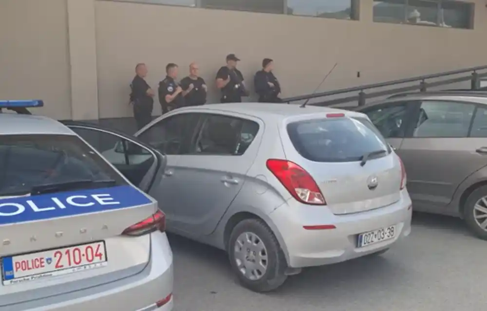 Kurtijeva policija upala u sportsku salu dok su djeca trenirala: Hala sportova pod opsadom