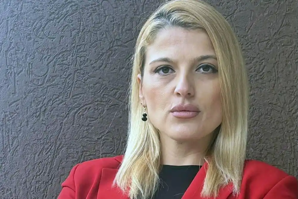 Ljuljđuraj: Umjesto čestitke, naslovne strane naših novina ćute ili govore o zarobljenosti, podjelama i otuđenosti