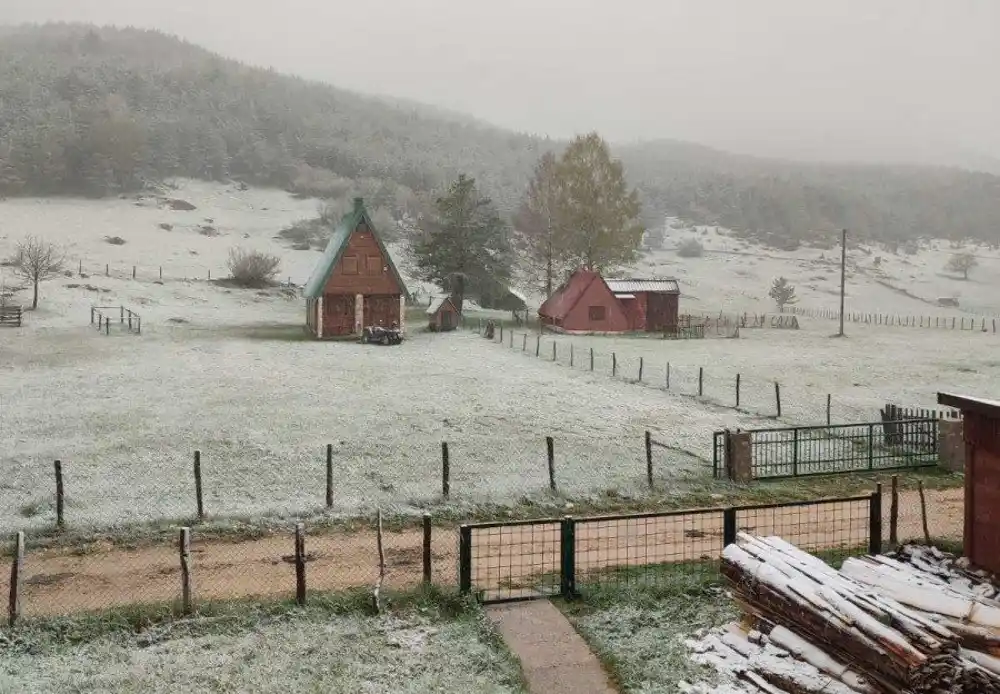 Majske pahulje na sjeveru države: Žabljak i Mojkovac pod snijegom