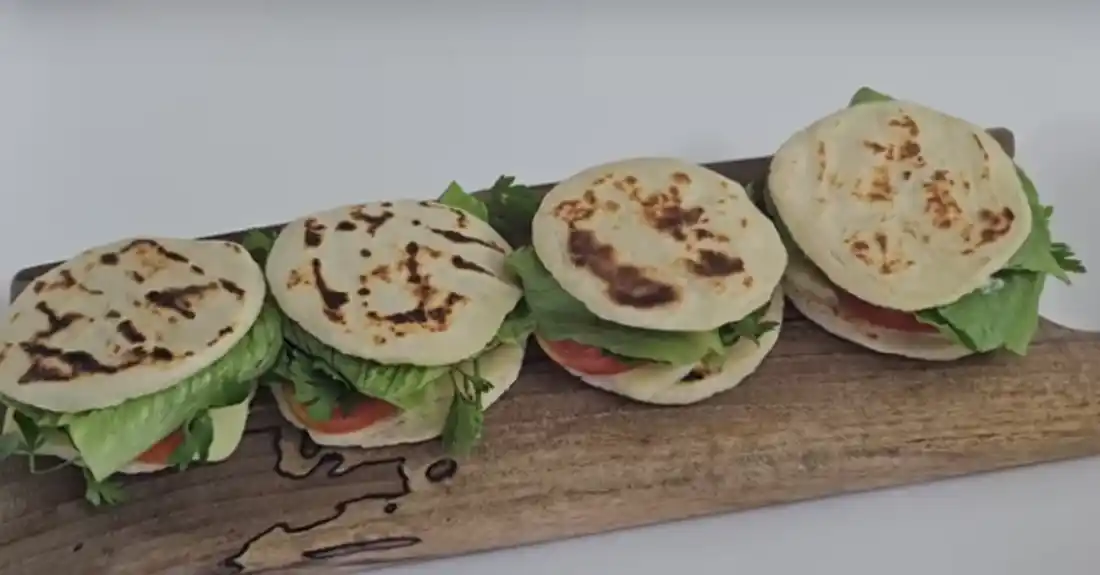 Malo ko zna ovaj recept: Samo sipajte jogurt u ključalu vodu, dodajte brašno i dobićete sjajno pecivo!
