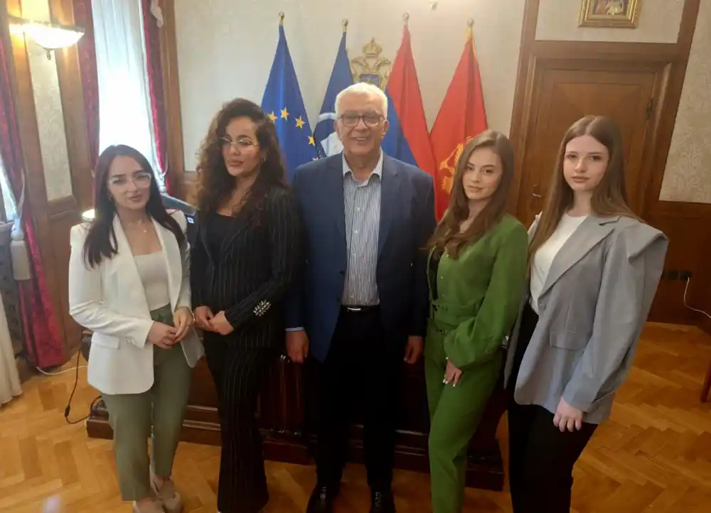 Mandić ugostio studentkinje FPN-a: Privilegija je razgovarati sa mladim ljudima koji izučavaju borbu DF-a za slobodu Crne Gore
