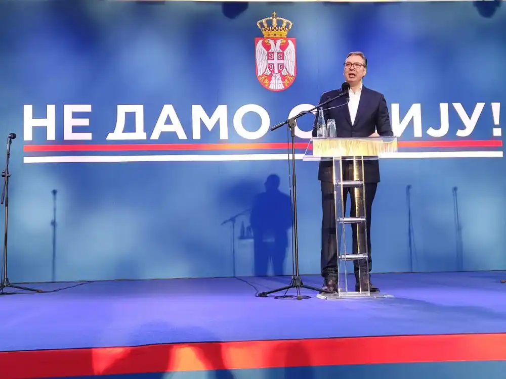 Naručena medijska operacija: Od suverenog i jakog lidera Aleksandra Vučića žele da “naprave” diktatora, da bi ga zamijenili slugom!