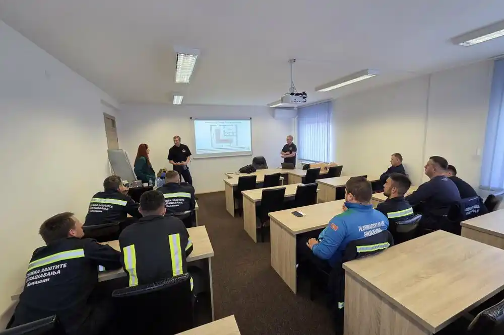 Obuka vatrogasaca iz deset opština sa sjevera