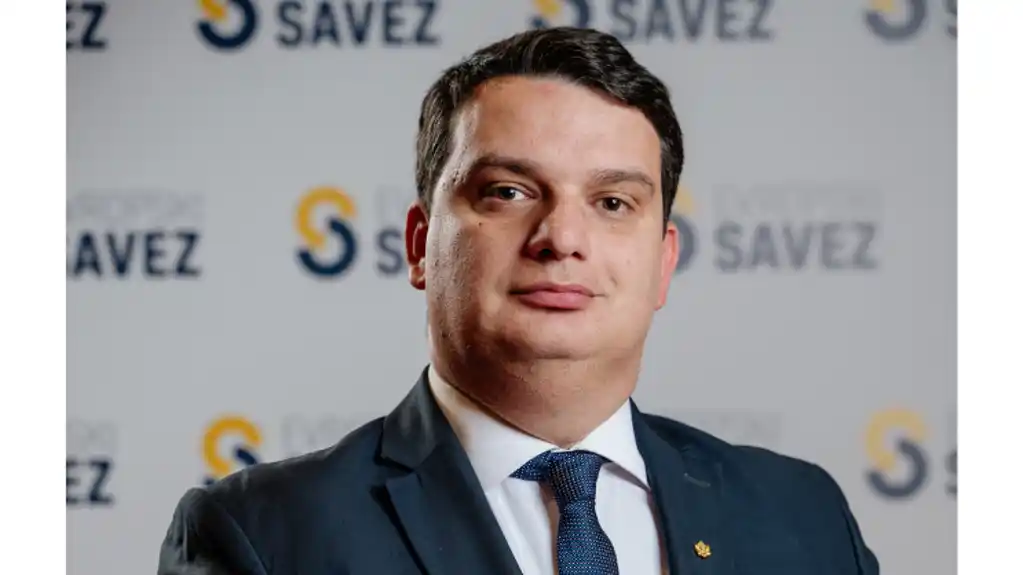 Odžić poručio Milatoviću: Opet se DIVIŠ Vučiću, samo se kloni vina